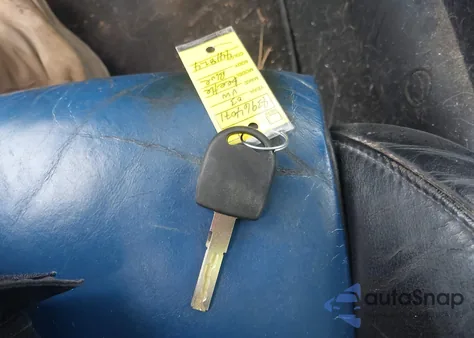 2003 Volkswagen New Beetle Gls 1.8T из США, поврежденный, VIN 3VWCD21C73M441824